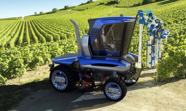 New Holland: lo Straddle Tractor Concept premiato per il design