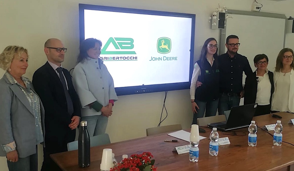 John Deere: Tecnologie e Formazione in supporto alle comunità locali