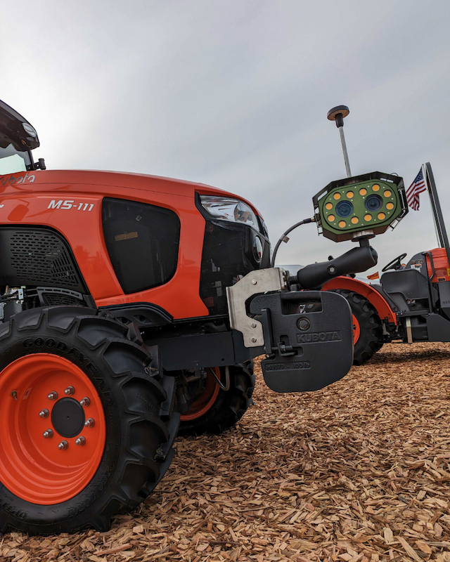 FLASH Camera di Bloomfield installata su un trattore Kubota