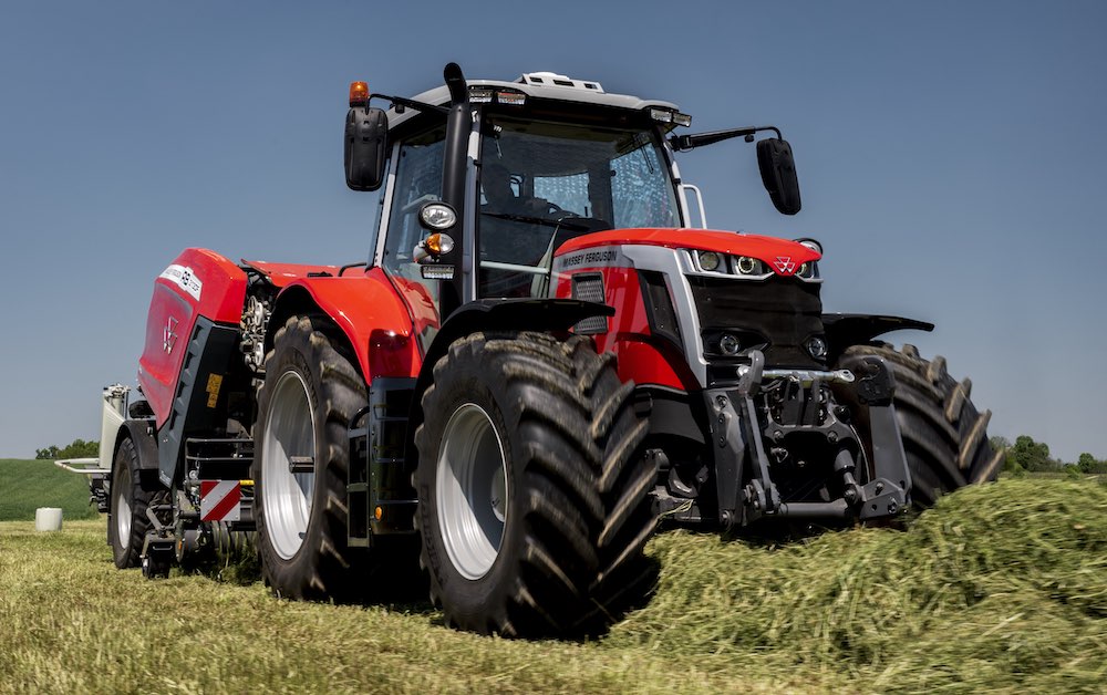 MF 6S.180 Dyna-VT Tractor of the Year in Spain