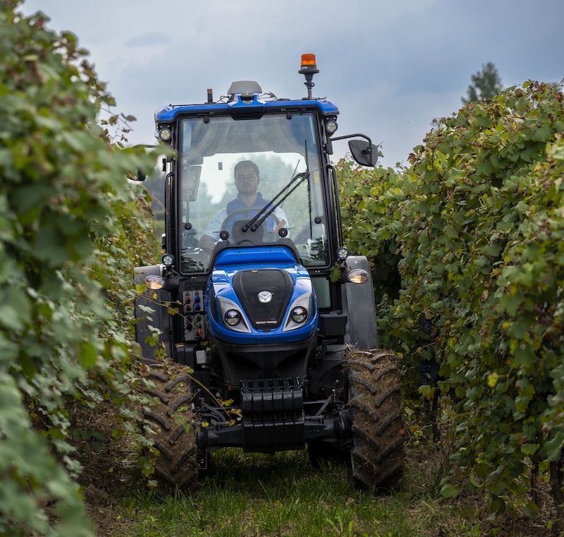 New Holland - Sistema di guida avanzata per trattori speciali