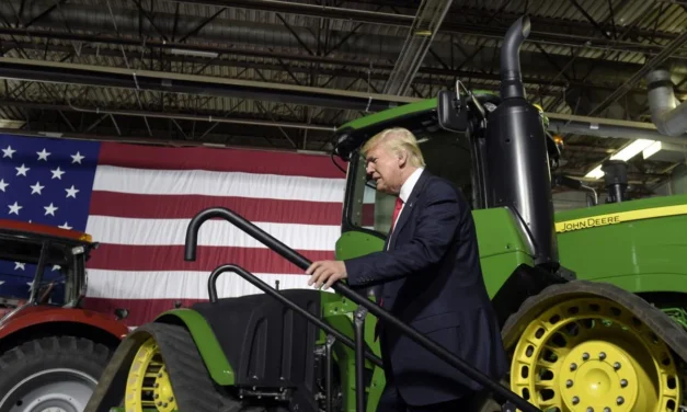 John Deere: da Trump la minaccia di dazi del 200% se  verrà spostata parte della produzione in Messico