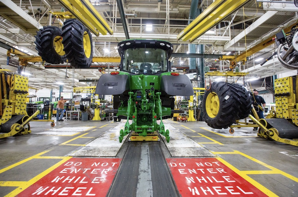 John Deere - linea di assemblaggio presso lo stabilimento di Waterloo